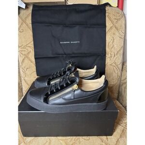 Giuseppe Zanotti Side Zip Leather Low-Top Sneakers Color Black Size 43